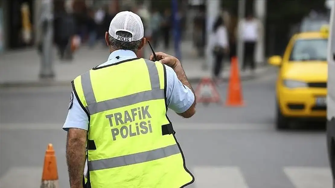 İstanbul'da yollar trafiğe kapanıyor