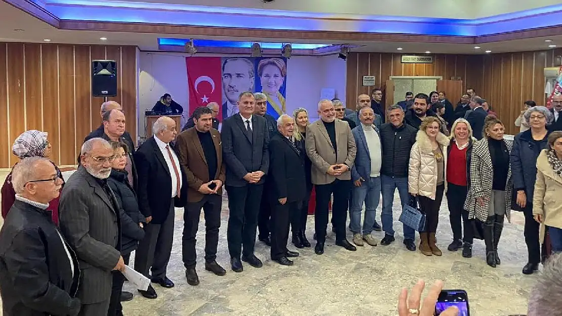 İYİ PARTİ KİRAZ İLÇE KONGRESİNDE MEVCUT BAŞKAN DEMİR ve YÖNETİMİ GÜVEN TAZELEDİ