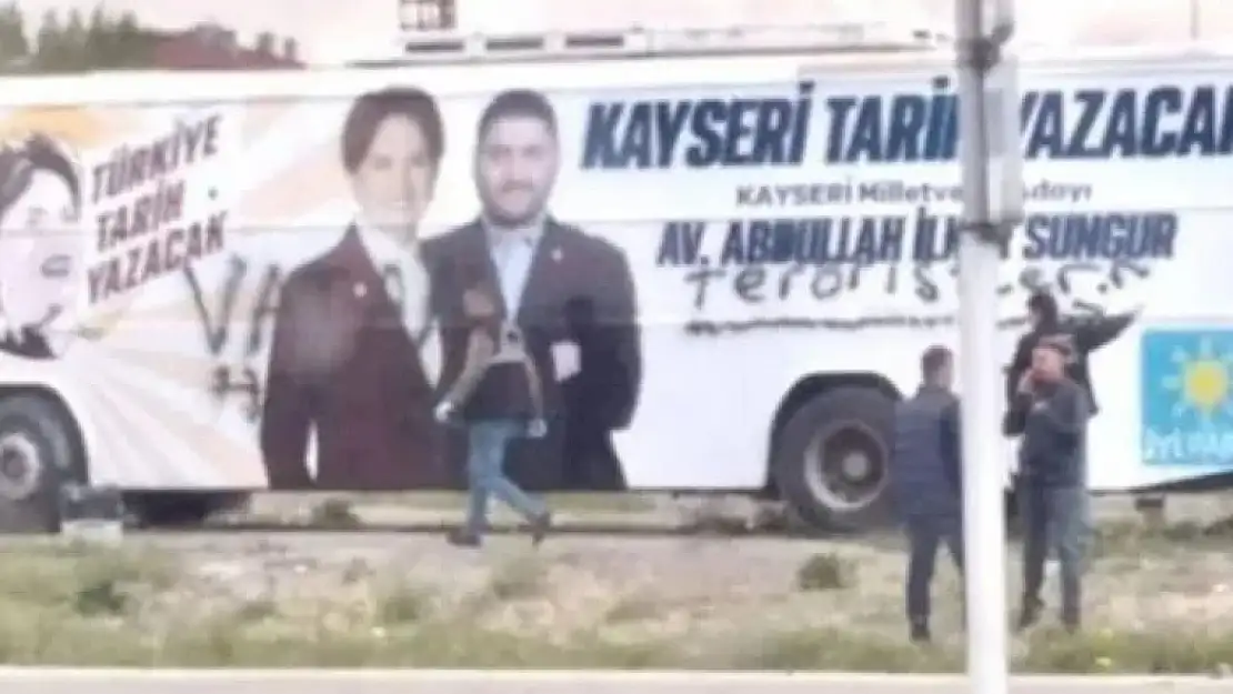 İYİ Parti seçim otobüsüne saldırı yapıldı!