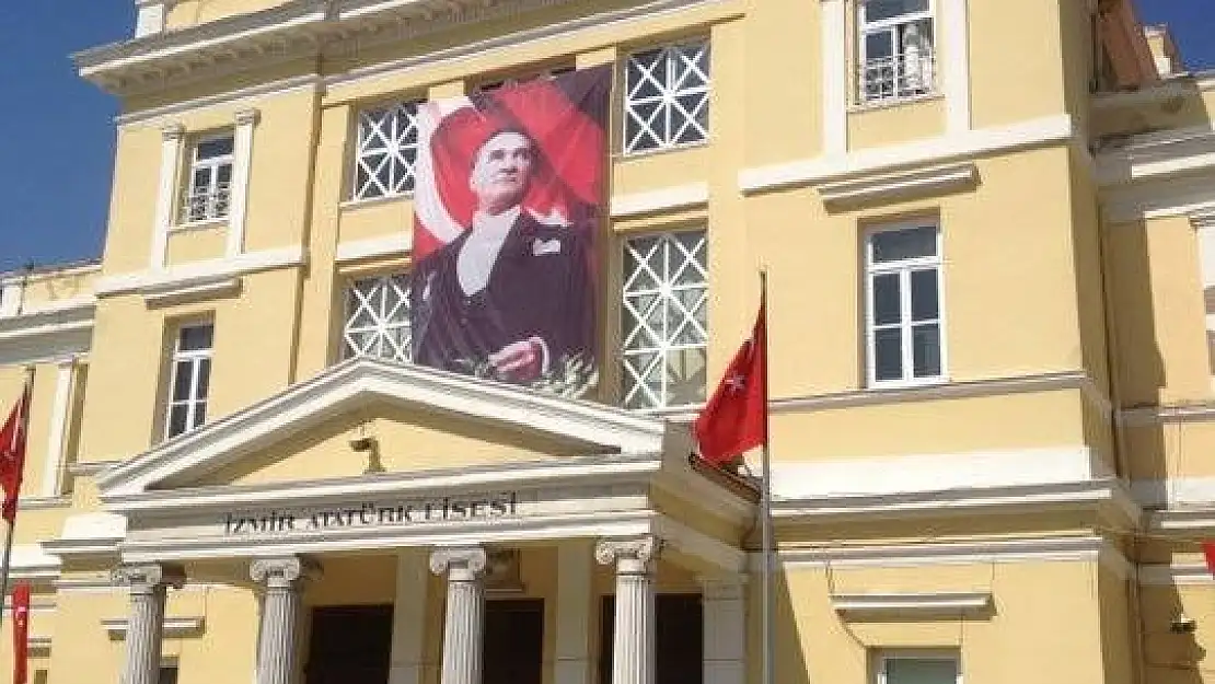 İzmir Atatürk Lisesi'nde restorasyon çalışması