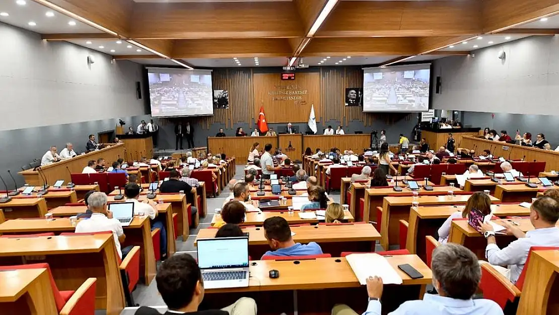 İzmir Büyükşehir Meclisi'nden Başkan Soyer'e yetki