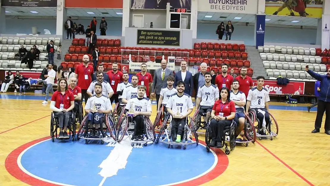 İzmir Büyükşehir Tekerlekli Sandalye Basketbol Takımı kupa maçında!