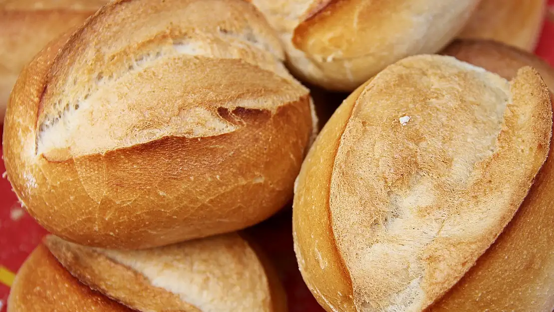 İzmir'de 200 Gram Ekmek Fiyatı 15 TL'ye Yükseldi