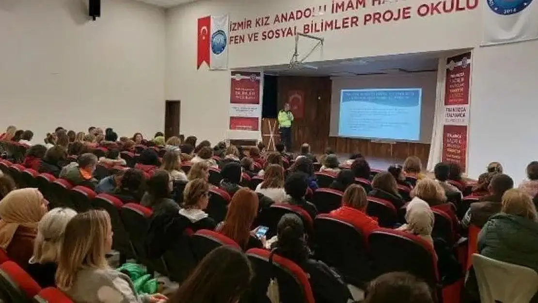 İzmir İl Milli Eğitim Müdürlüğünden ‘trafik güvenliği’ semineri