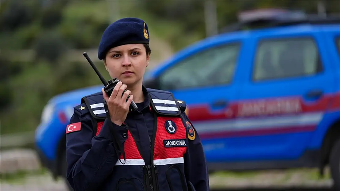 İzmir'in İlk Kadın İlçe Jandarma Komutanı