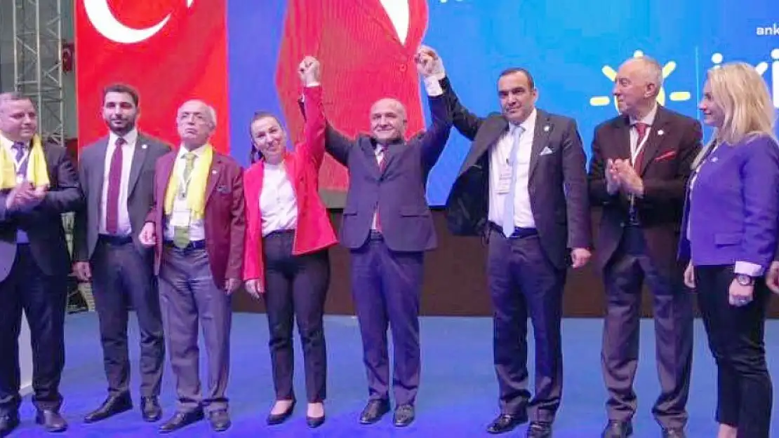 İZMİR İYİ PARTİ'DE KÜÇÜK MENDERES RÜZGARI