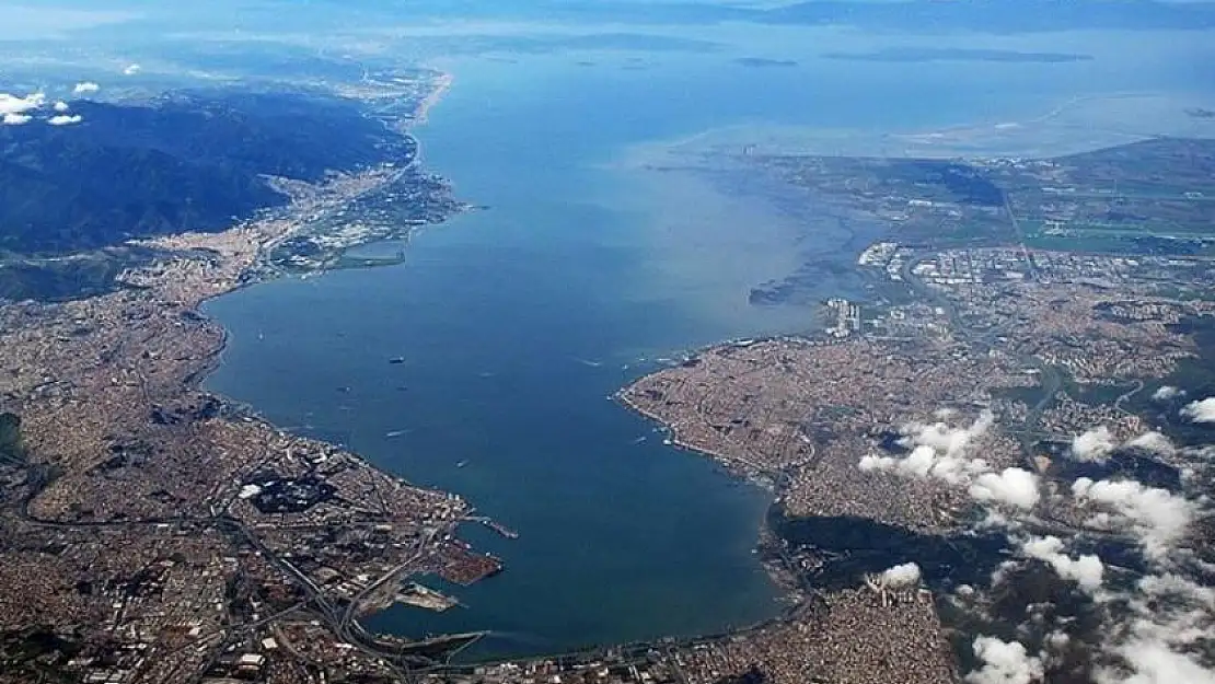 İzmir Körfezi’nde yüzmek yeniden gündemde