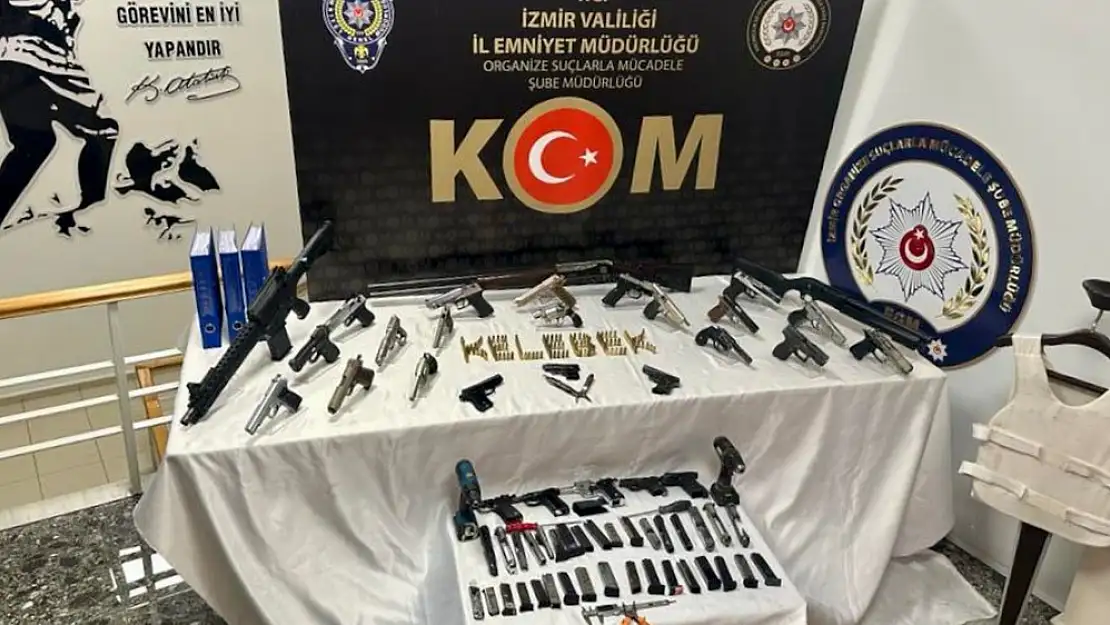 İzmir Merkezli ‘Kelebek Operasyonu’yla 17 Mafya Şüphelisi Yakalandı