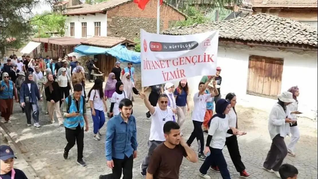 İzmir Müftülüğü' nden 'Ecdada Vefa, İstikbale Sevda' Yürüyüşü