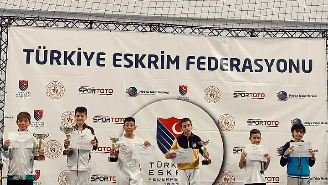 İzmir Yeşilay Spor Kulübü sporcularından ard arda başarı!