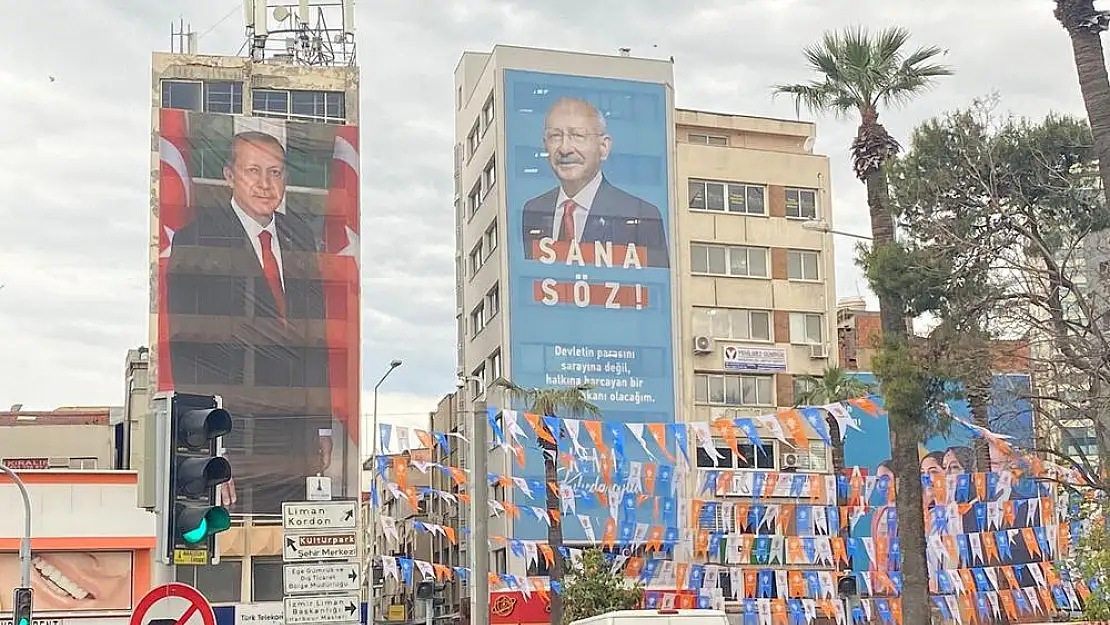 İzmir’de iki liderin posteri konuştu