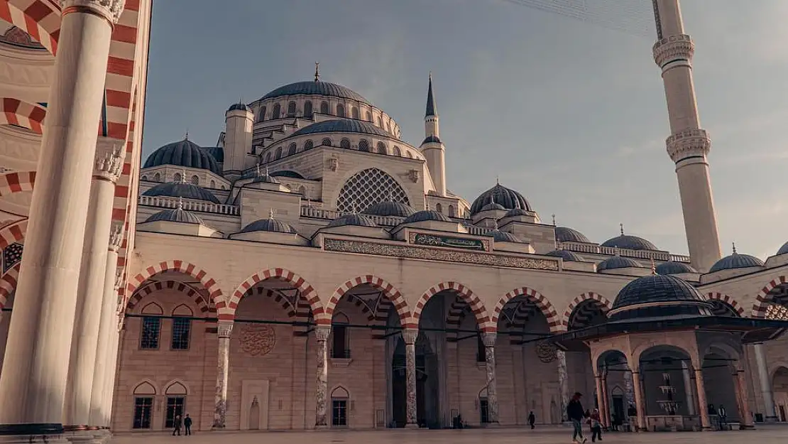 İzmir’de namaz saatleri