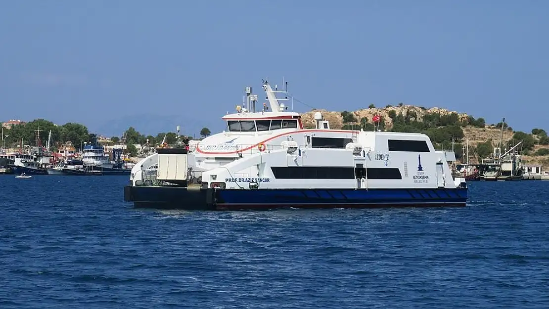 İzmir’de Şiddetli Rüzgar Nedeniyle Bostanlı-Üçkuyular Arabalı Vapur Seferleri tekrardan başladı