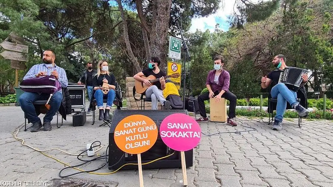 İzmir’de sokak sanatçıları için örnek adım