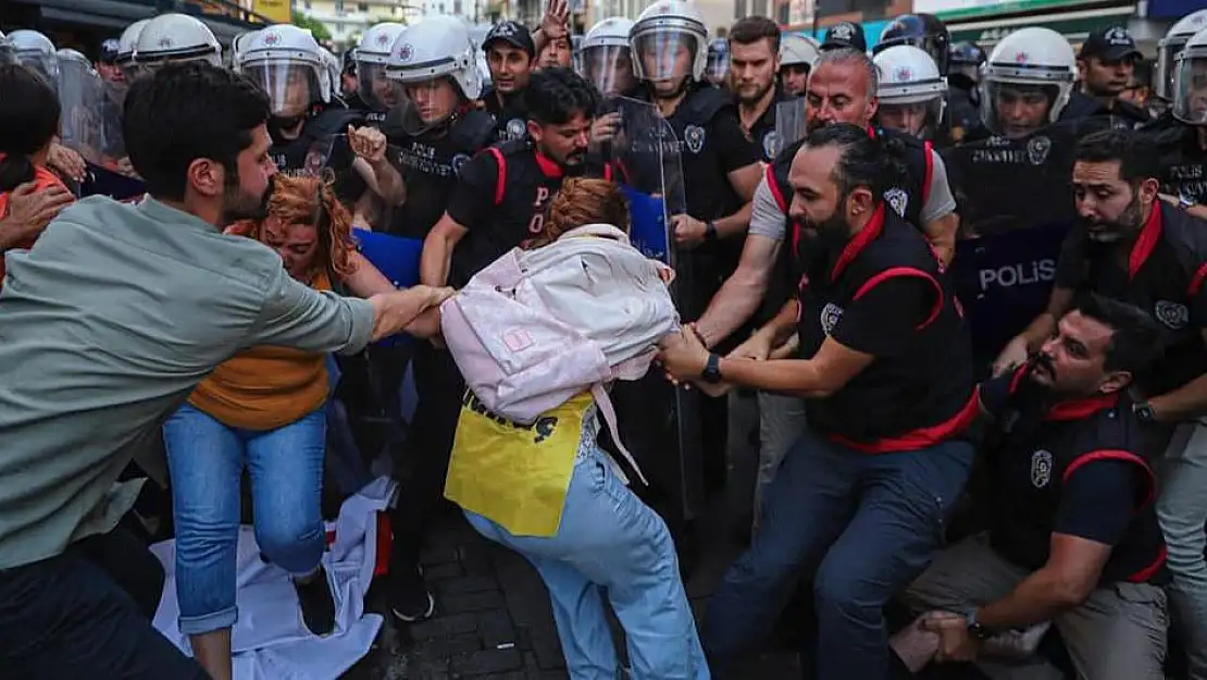 İzmir’de Suruç anmasında polis müdahale etti