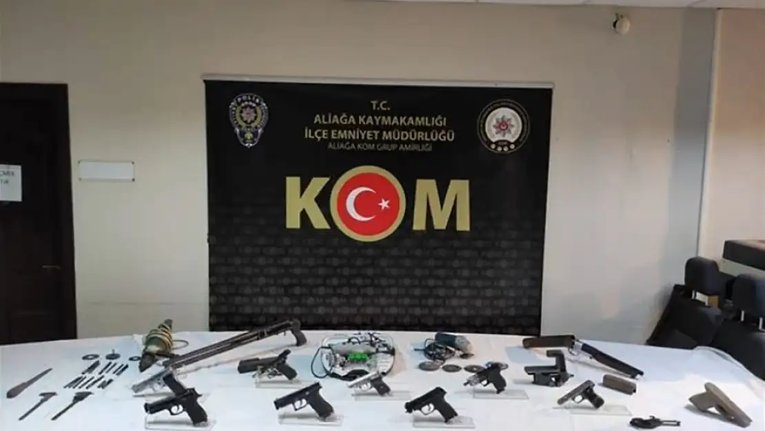  İzmir'de Yasa Dışı Silah Ticareti Yapan 3 Ayrı Çete Çökertildi