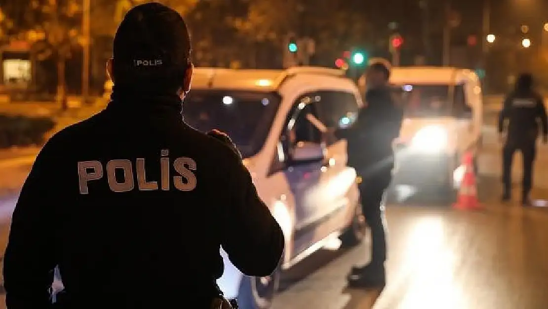 İzmir’de yılbaşında yaklaşık 6 bin polis görev yapacak