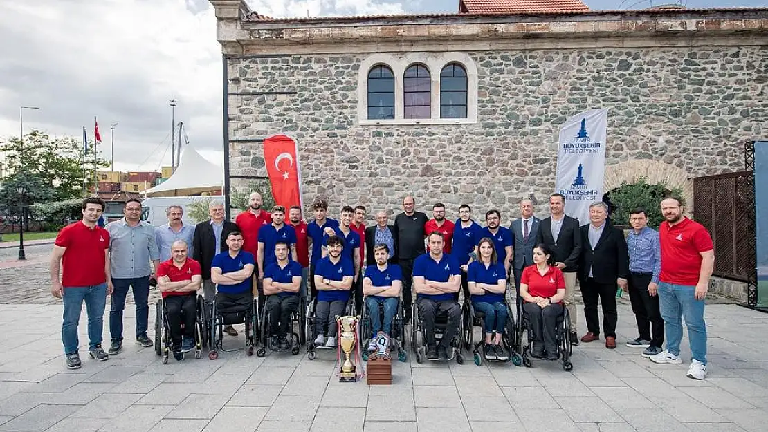 İzmirli sporcular afet gönüllüsü oluyor