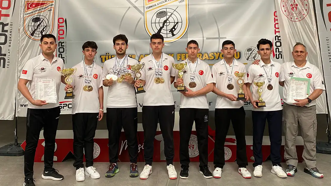 İzmirli Sporculardan Türkiye Şampiyonası'nda Tarihi Başarı