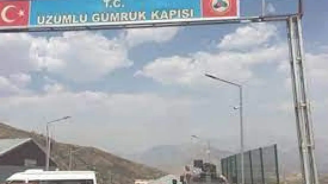 Kadın yolcu darp edildi iddiası, Sınır kapısı kapatıldı