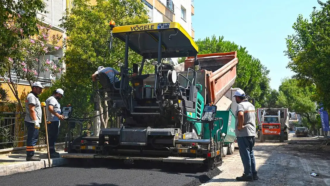  Karabağlar’da asfaltlama çalışmaları yapılıyor