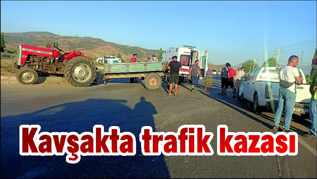 Kavşakta trafik kazası