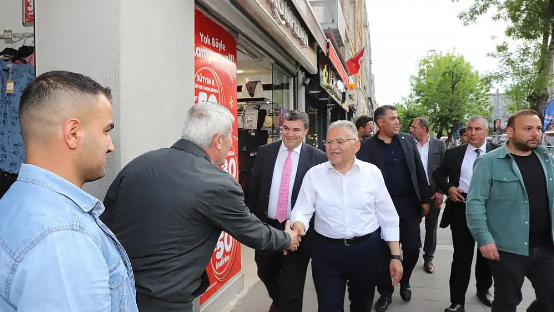 Kayseri Belediye Başkanı Büyükkılıç esnaf ile buluştu