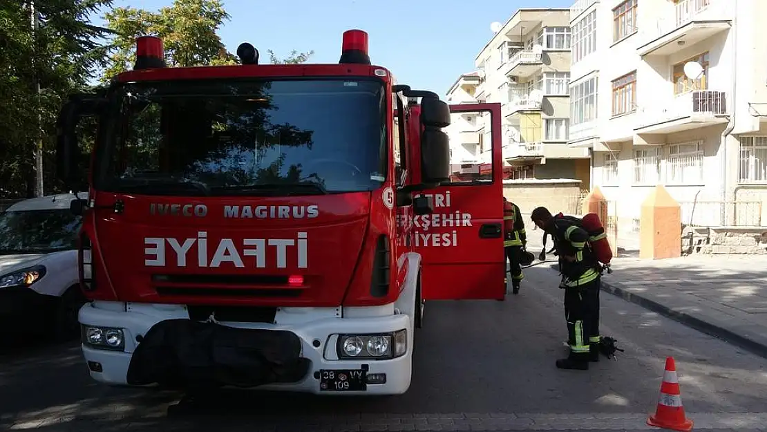 Kayseri’nin Kocasinan ilçesinde bir evde çıkan yangın itfaiye tarafından söndürüldü