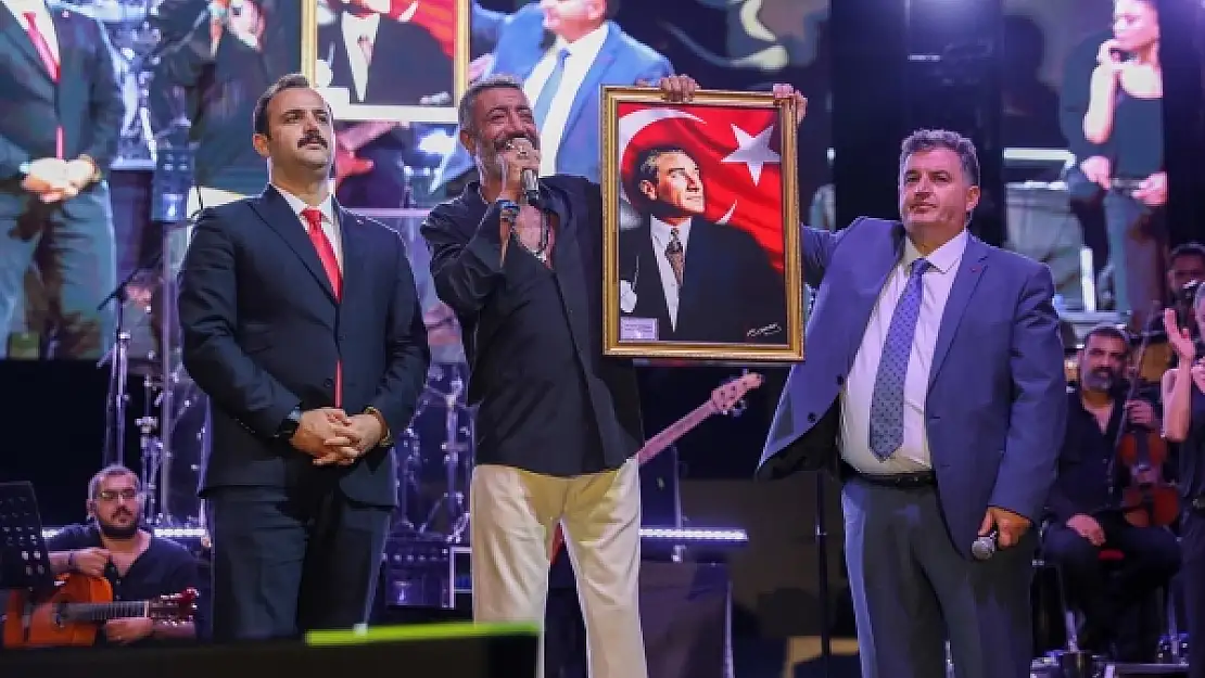 Kınık Belediyesi Hasat Festivali'ni büyük bir coşkuyla bitirdi