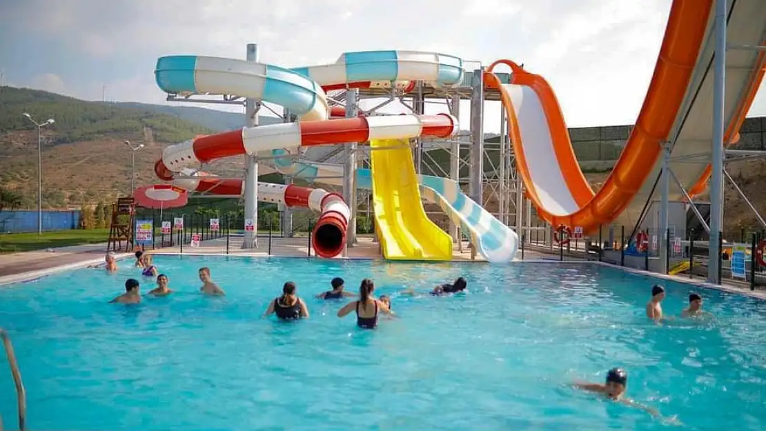 Kınık'ta SAYEM ile Aquapark'ta serinleten Yaz Okulu