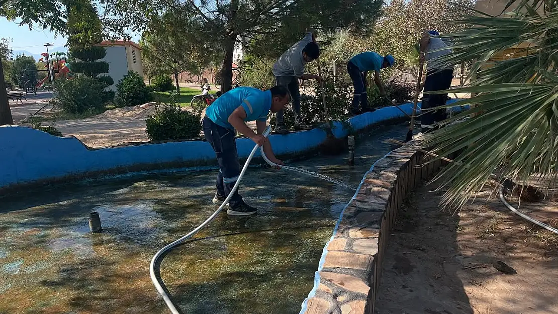 KİRAZ BELEDİYESİ'NDEN PARK, PAZAR YERİ VE REKREASYON ALANINDA TEMİZLİK ÇALIŞMASI
