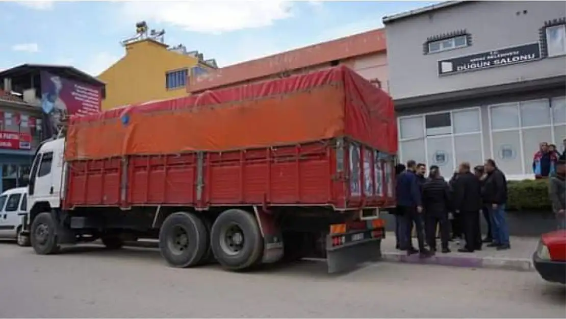 KİRAZ HALKI DEPREM İÇİN SEFERBER VE TEK YÜREK OLDU