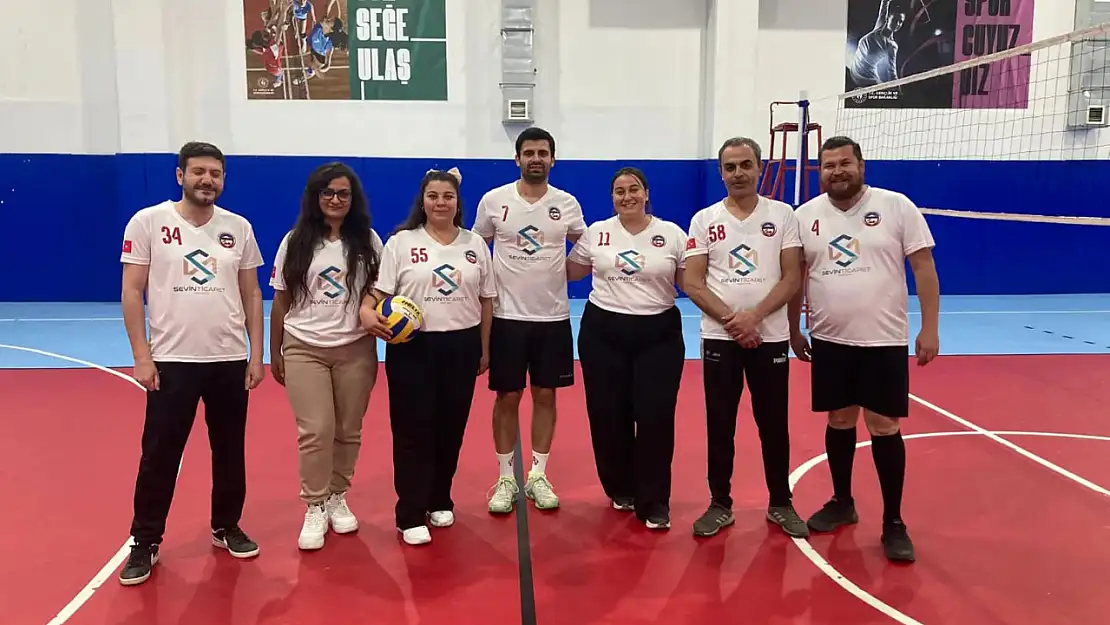 Kiraz Öğretmenler Voleybol Turnuvası: 6. Gün Maçları Tamamlandı