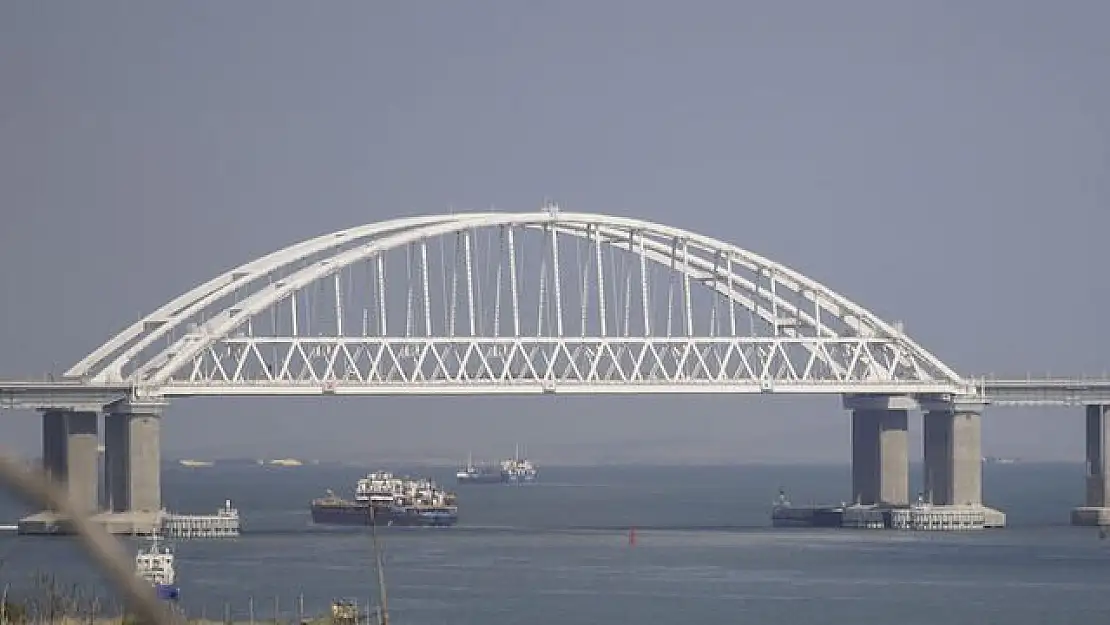 Kırım Köprüsü'ne S-200 füzesiyle saldırı