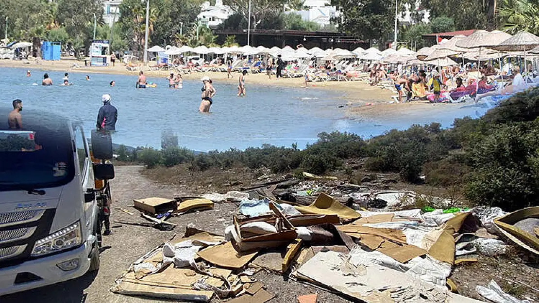 Kurban Bayramı Tatilcilerinin Ardından Ege Sahillerinde Çöp Sorunu Yaşandı