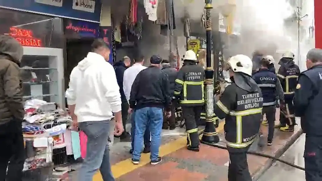 Kütahya'da korkutan yangın… 1 kişi dumandan etkilendi