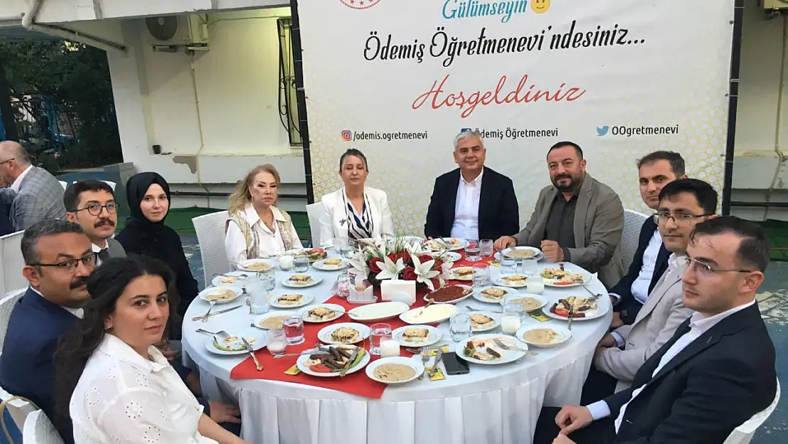 Manisa Vali Yardımcılığına Atanan Kaymakam Aksoy İçin Veda Yemeği