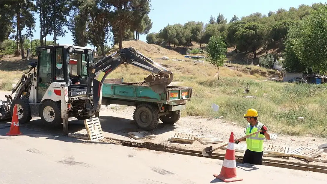 MASKİ'den Salihli'de ızgara temizliği