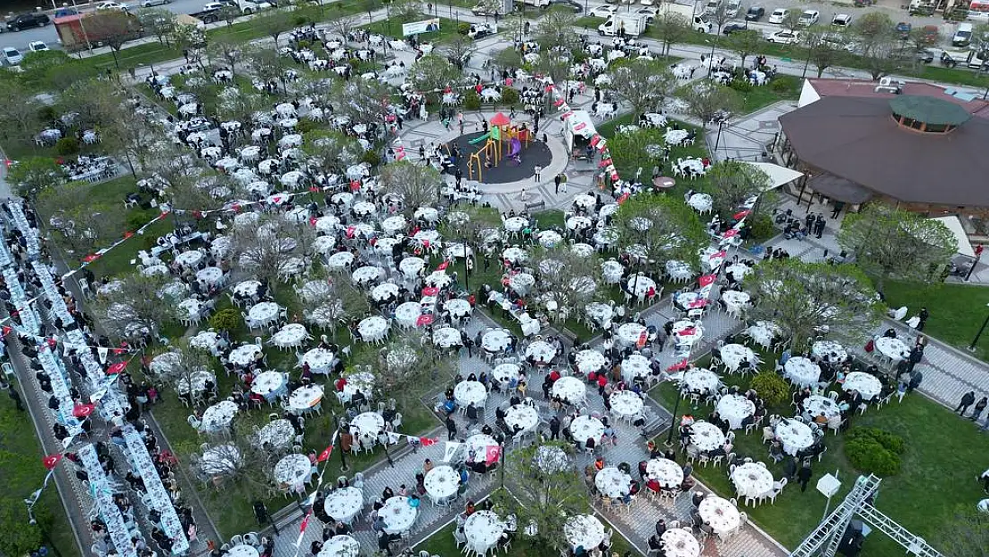 Menemen’de ramazan sofraları birlikte şenleniyor