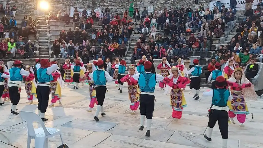 Metropolis Antik Kenti’ne katkı için şenlik düzenlendi