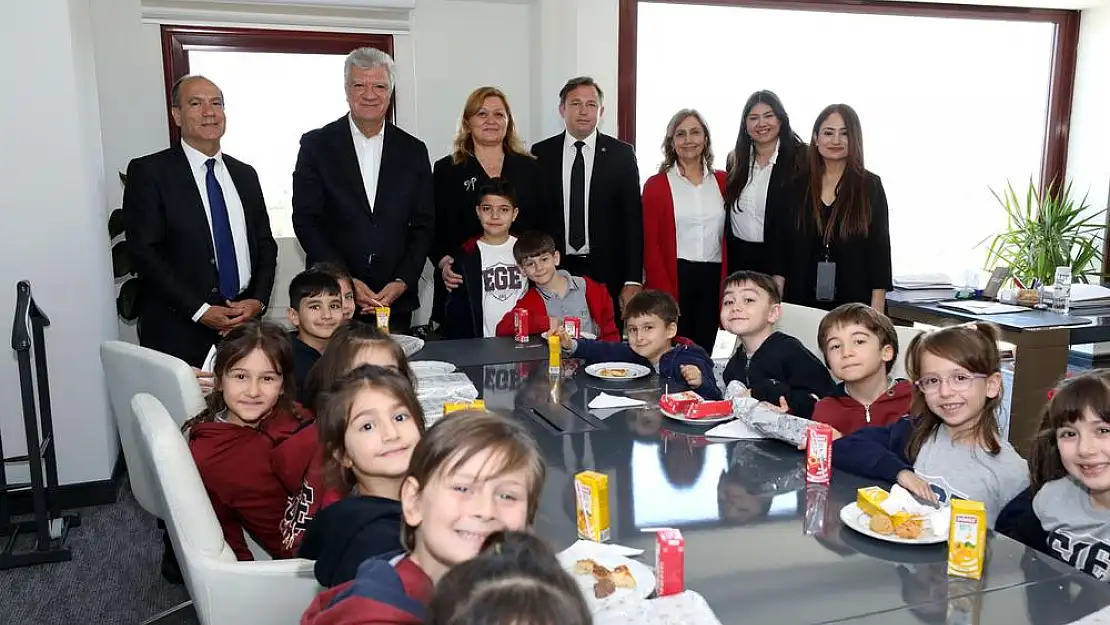 Minik öğrencilerden Başkan Amca'ya ziyaret