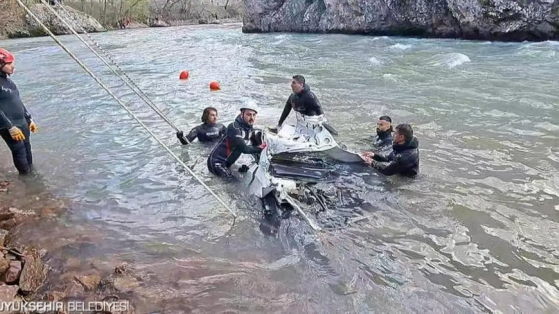 Munzur Çayı’ndaki aramaya İzmir’den dalgıç ekipleri gönderildi