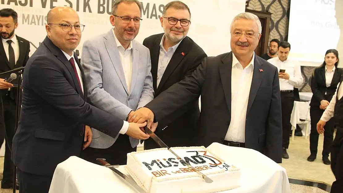 MÜSİAD’ın 33. Kuruluş Yıldönümü İzmir’de Kutlandı