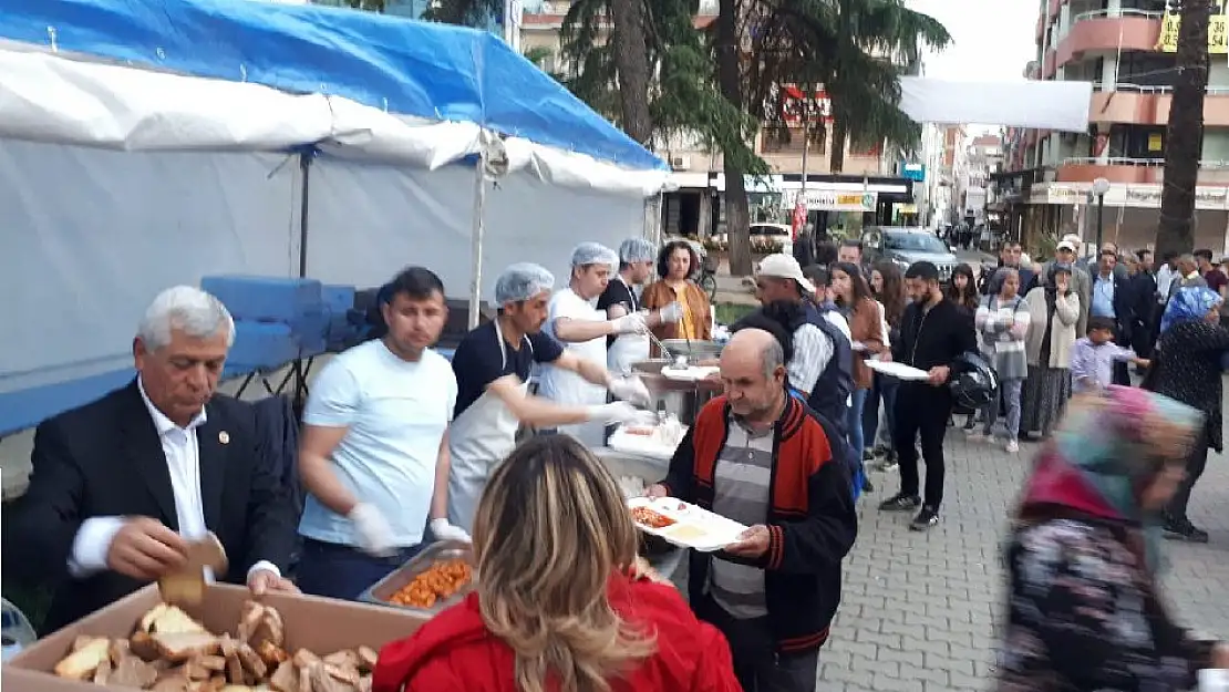 Ödemiş Belediyesi Ramazan’da 5 bin kişiye sıcak yemek verecek  Ödemiş’te 6 farklı noktada iftar çadırları kurulacak