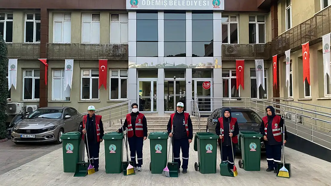 Ödemiş cadde ve sokaklarına 'kadın eli' değdi!