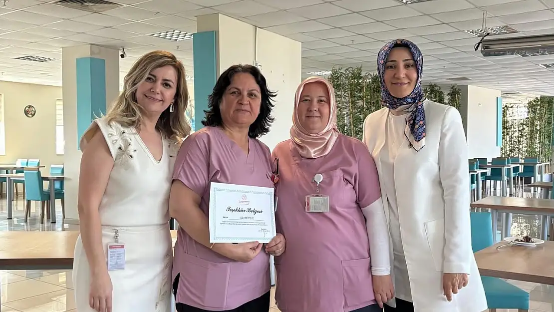 Ödemiş Devlet Hastanesi'nden Tecrübeli Sağlık Emekçilerine Anlamlı Teşekkür