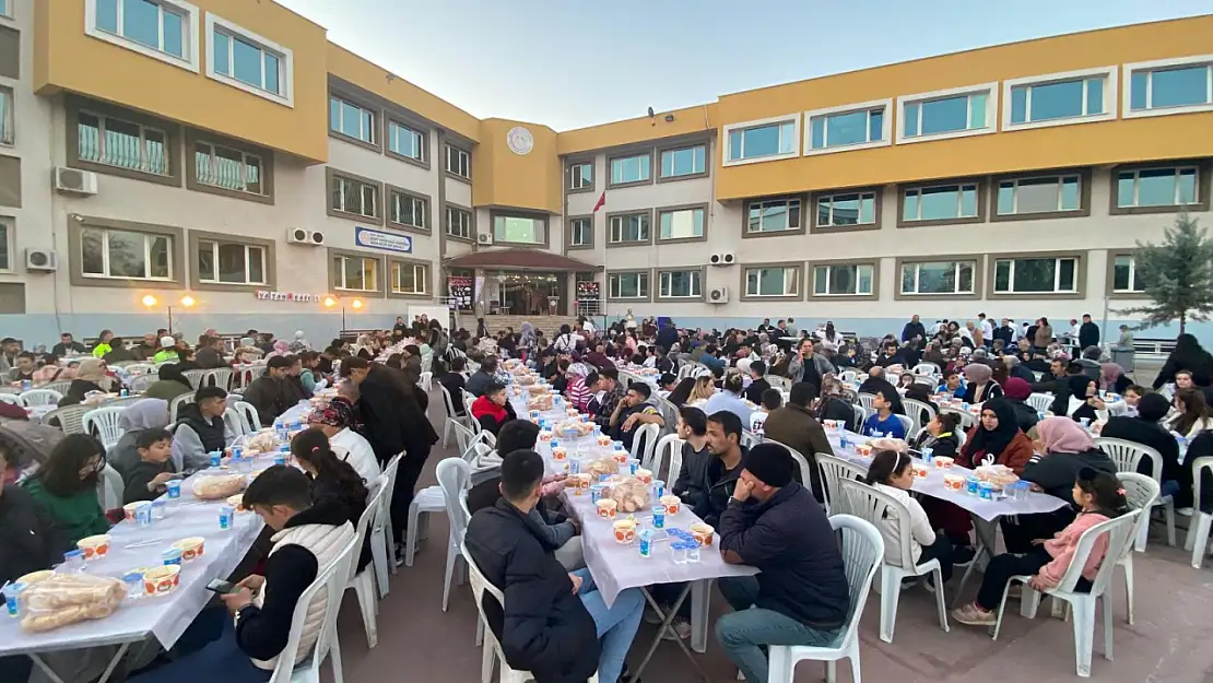 Ödemiş Kaymakamı Fatih Aksoy, İftar Programında Şehit Aileleri ve Gazilerle Bir Araya Geldi