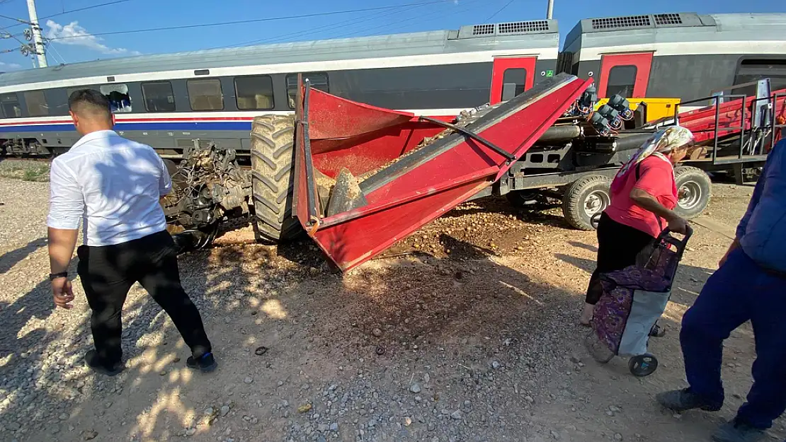 Ödemiş Yeniköy’de Tren- Traktör kazası