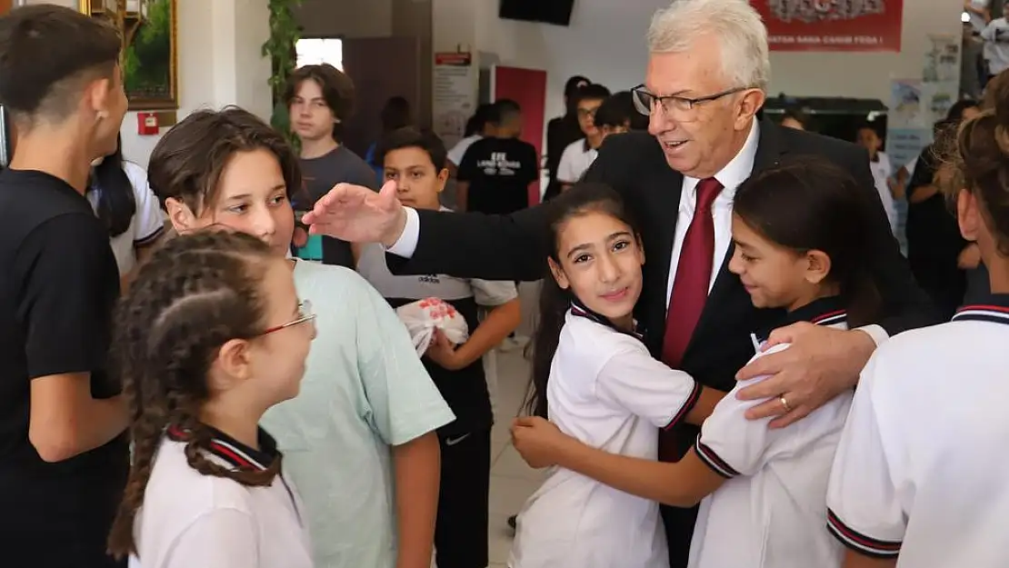 Ödemiş'in eğitimci Başkanı Eriş, 'Önce eğitim' diyerek çağrıda bulundu