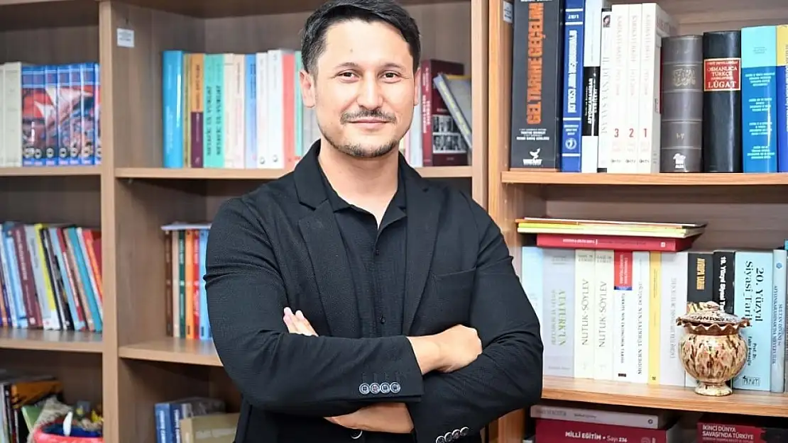 Ödemişli Akademisyen Doç. Dr. Ahmet Göçen'den Uluslararası Dijital Eğitimde Büyük Başarı